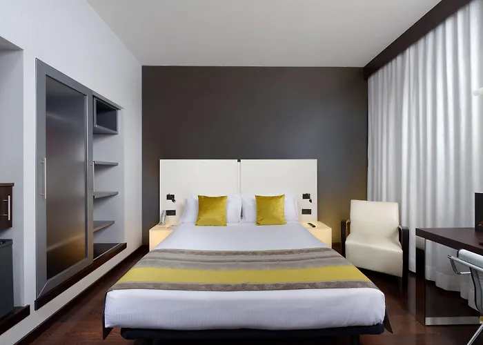 Savhotel Fiera Otel Bolonya